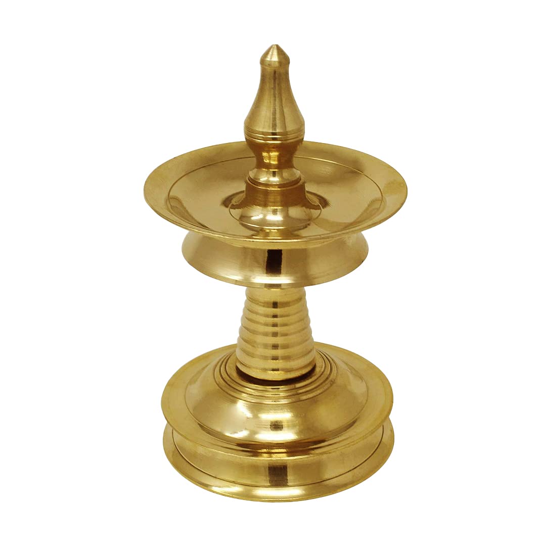 Kerala Traditional and Elegant Looking Brass Oil Lamp