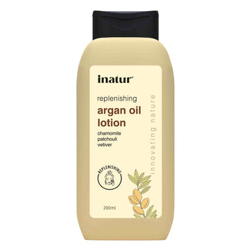 Forest Essentials Hydrating Facial Moisturiser with SPF 25 - Sandalwood & Orange Peel
